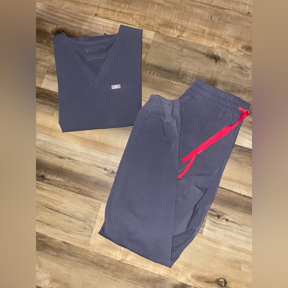 Figs charcoal grey